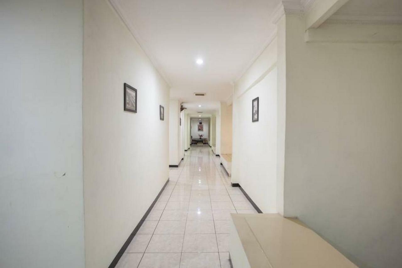 Reddoorz @ Urip Sumoharjo Hotel Surabaya Luaran gambar