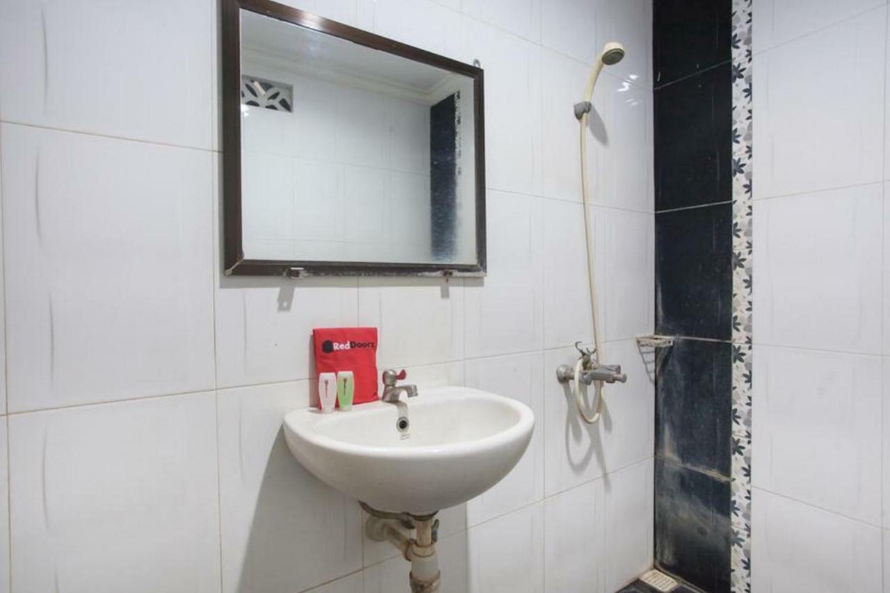 Reddoorz @ Urip Sumoharjo Hotel Surabaya Luaran gambar